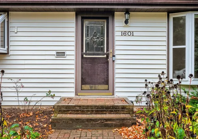 Photo 3 of Single family home for sale at 1601 Blackstone Ave, Minneapolis, MN 55416 | MLS# 7161280 | Listing updated on 2026-10-29