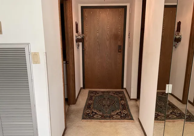 Photo 3 of Condo for sale at 7200 York Ave S #101, Minneapolis, MN 55435 | MLS# 7161281 | Listing updated on 2026-10-17