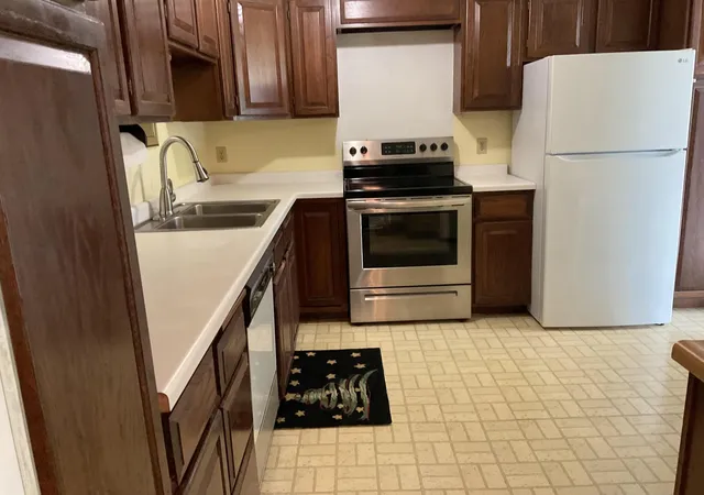 Photo 4 of Condo for sale at 7200 York Ave S #101, Minneapolis, MN 55435 | MLS# 7161281 | Listing updated on 2026-10-17