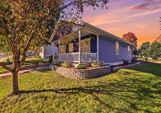 Single family home for sale at 605 Bassford St, Saint Peter, MN 56082 | MLS# 7161282