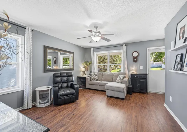 Photo 3 of Single family home for sale at 605 Bassford St, Saint Peter, MN 56082 | MLS# 7161282 | Listing updated on 2026-10-23