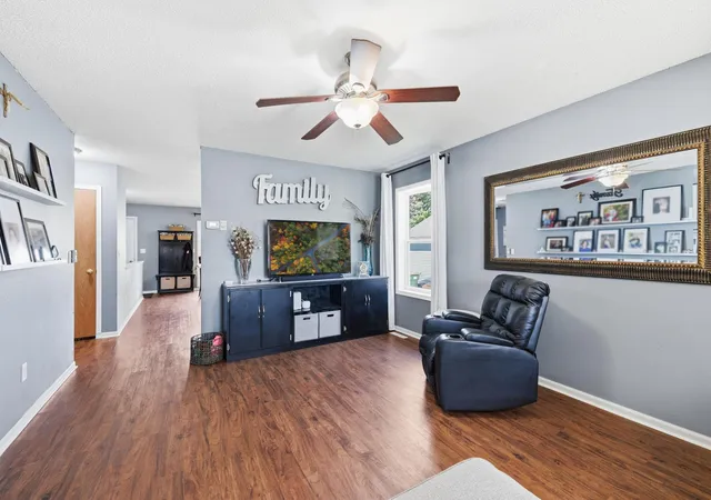 Photo 3 of Single family home for sale at 605 Bassford St, Saint Peter, MN 56082 | MLS# 7161282 | Listing updated on 2026-10-23