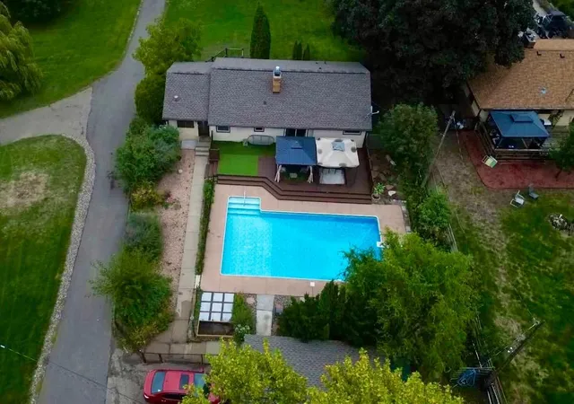 Photo 2 of Single family home for sale at 1949 Arcade St, Maplewood, MN 55109 | MLS# 7161289 | Listing updated on 2026-10-29