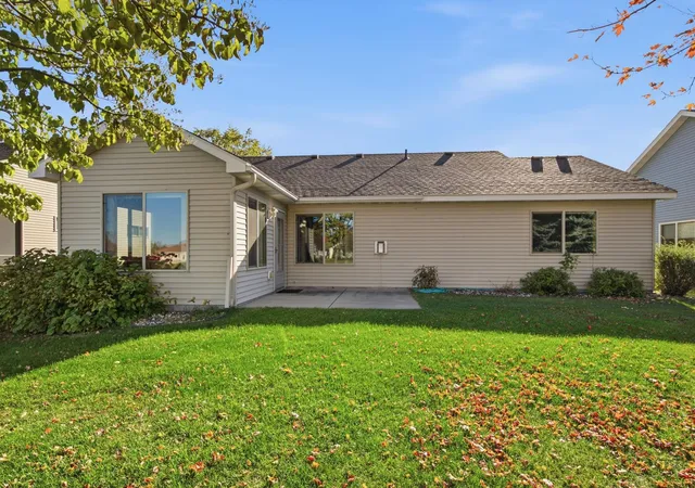 Photo 4 of Single family home for sale at 1221 Willow Pond Dr, Waite Park, MN 56387 | MLS# 7161299 | Listing updated on 2026-10-21