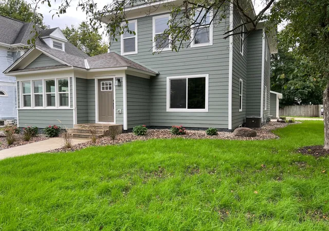 Photo 3 of Single family home for sale at 627 W Fountain St, Albert Lea, MN 56007 | MLS# 7161344 | Listing updated on 2026-10-21
