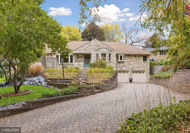 Photo 1 of Sale Pending at 2299 Edgcumbe Rd, Saint Paul, MN 55116 | MLS# 7161346 | Listing updated on 2026-10-19