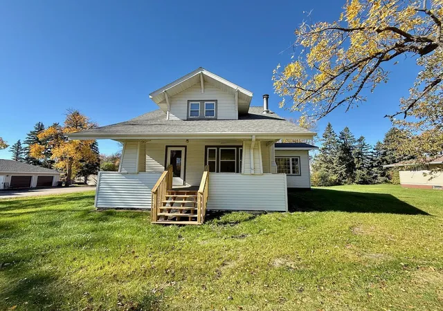 Photo 2 of Single family home for sale at 606 Minnesota Ave, Wendell, MN 56590 | MLS# 7161360 | Listing updated on 2026-10-20