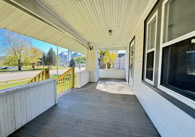Photo 3 of Single family home for sale at 606 Minnesota Ave, Wendell, MN 56590 | MLS# 7161360 | Listing updated on 2026-10-20