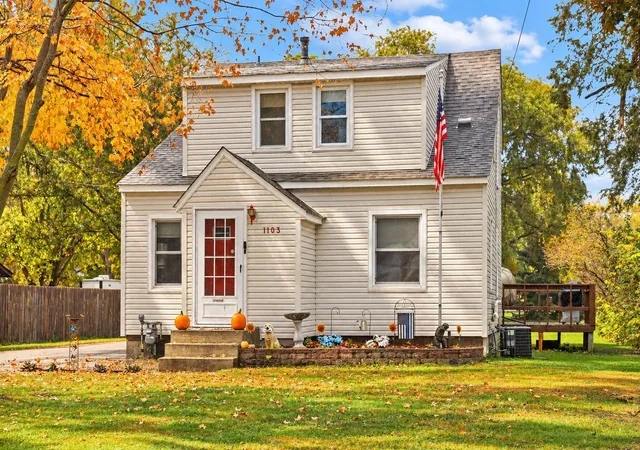 Photo 4 of Single family home for sale at 1103 6th Street NW, Faribault, MN 55021 | MLS# 7161370 | Listing updated on 2026-10-23