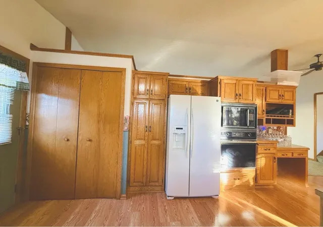 Photo 1 of Single family home for sale at 886 Iroquois Ave, Saint Paul, MN 55119 | MLS# 7161390 | Listing updated on 2026-10-19