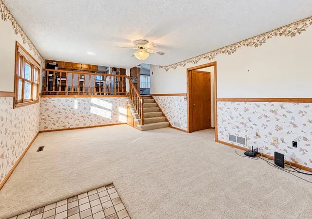 Photo 2 of Single family home for sale at 886 Iroquois Ave, Saint Paul, MN 55119 | MLS# 7161390 | Listing updated on 2026-10-19