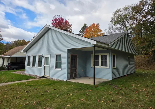 Photo 1 of Sale Pending at 805 E Pine St, Rushford, MN 55971 | MLS# 7161431 | Listing updated on 2026-10-19