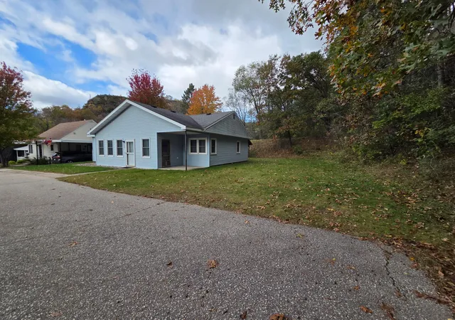 Photo 2 of Sale Pending at 805 E Pine St, Rushford, MN 55971 | MLS# 7161431 | Listing updated on 2026-10-19