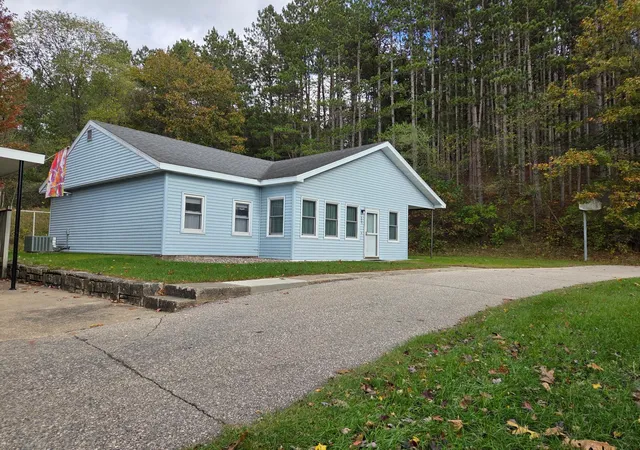 Photo 3 of Sale Pending at 805 E Pine St, Rushford, MN 55971 | MLS# 7161431 | Listing updated on 2026-10-19