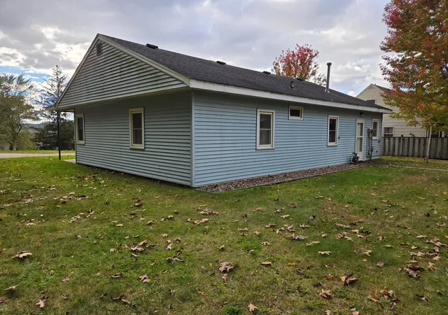 Photo 3 of Sale Pending at 805 E Pine St, Rushford, MN 55971 | MLS# 7161431 | Listing updated on 2026-10-19