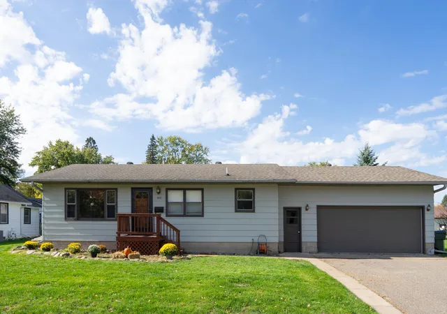 Photo 1 of Single family home for sale at 912 Se 12th Street, Brainerd, MN 56401 | MLS# 7161434 | Listing updated on 2026-10-24