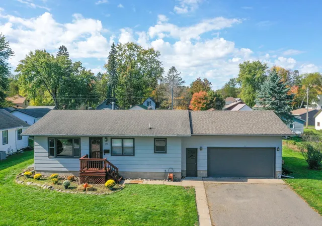 Photo 2 of Single family home for sale at 912 SE 12th Street, Brainerd, MN 56401 | MLS# 7161434 | Listing updated on 2026-10-24