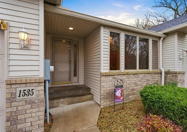 Photo 1 of Single family home for sale at 1535 Comstock Ln N, Minneapolis, MN 55447 | MLS# 7161474 | Listing updated on 2026-10-31