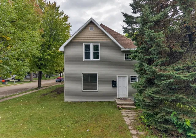 Photo 2 of Multi family home for sale at 320 Augusta Ave, Willmar, MN 56201 | MLS# 7161487 | Listing updated on 2026-10-21