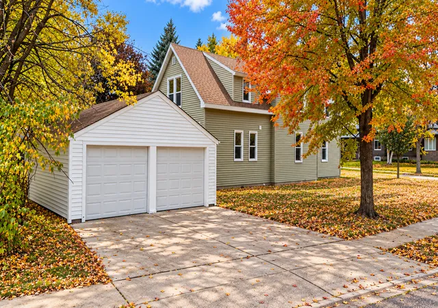 Photo 3 of House for sale at 320 Augusta Ave, Willmar, MN 56201 | MLS# 7161487 | Listing updated on 2026-10-21