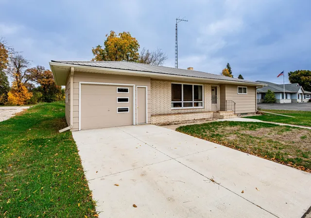 Single family home for sale at 7 Main St, Lisbon, ND 58054 | MLS# 7161498