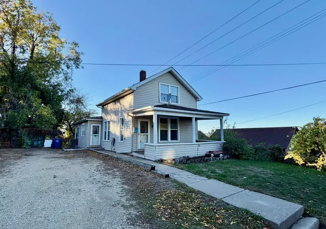 Photo 2 of Single family home for sale at 318 Minnesota St, Red Wing, MN 55066 | MLS# 7161526 | Listing updated on 2026-10-19