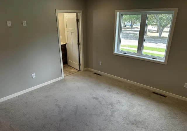 Photo 4 of Single family home for sale at 902 Forest St, Lisbon, ND 58054 | MLS# 7161610 | Listing updated on 2026-10-18