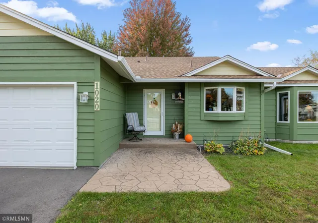 Photo 3 of Single family home for sale at 1020 15th Avenue, Saint Paul Park, MN 55071 | MLS# 7161620 | Listing updated on 2026-10-21