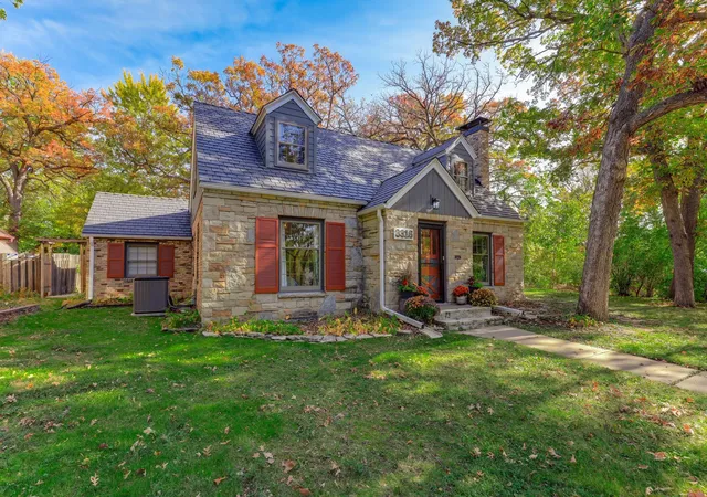 Photo 2 of Single family home for sale at 3316 Chowen Ave N, Minneapolis, MN 55422 | MLS# 7161627 | Listing updated on 2026-10-22