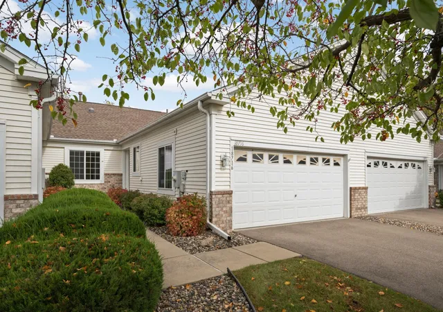 Photo 2 of Single family home for sale at 18716 Kalmar Ct, Lakeville, MN 55044 | MLS# 7161632 | Listing updated on 2026-10-21