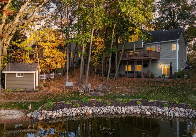 Photo 3 of Single family home for sale at 11160 Lake Point Dr, Chisago City, MN 55013 | MLS# 7161640 | Listing updated on 2026-10-20