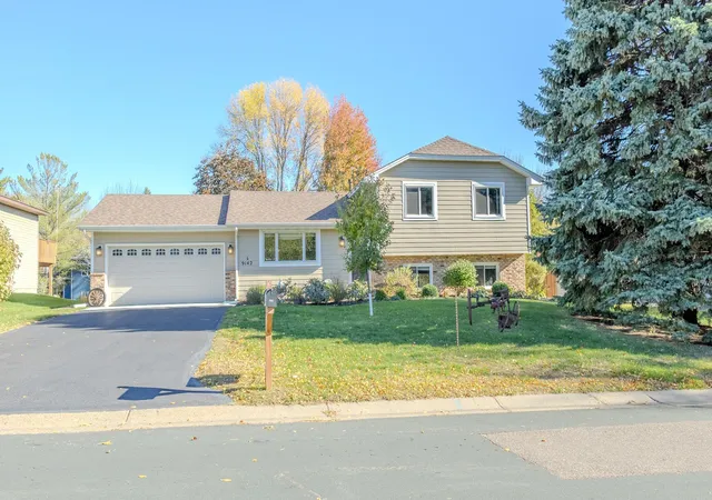 Photo 1 of Single family home for sale at 9142 Lanewood Ln N, Maple Grove, MN 55369 | MLS# 7161646 | Listing updated on 2026-10-19