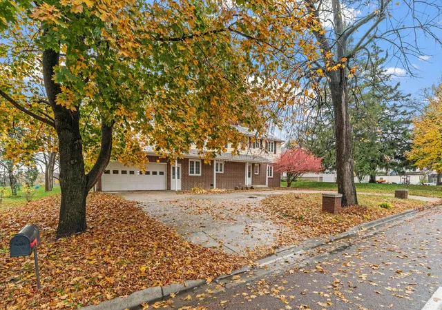 Photo 2 of Single family home for sale at 200 4th Avenue NE, Arlington, MN 55307 | MLS# 7161672 | Listing updated on 2026-10-29