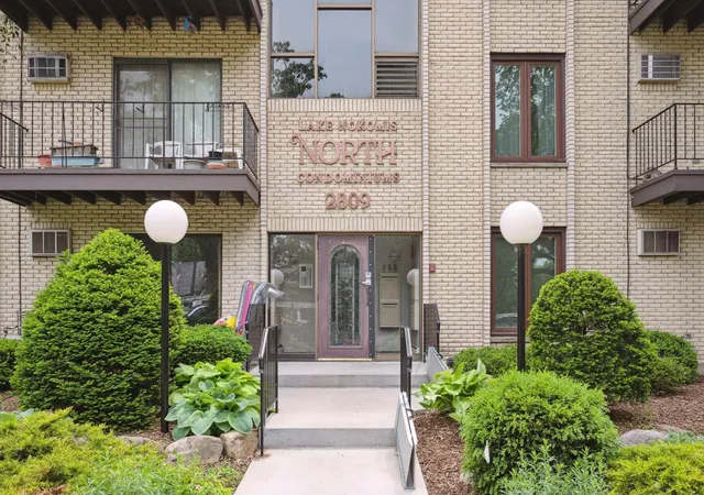 Photo 3 of Condo for sale at 2809 E Minnehaha Pkwy #103, Minneapolis, MN 55417 | MLS# 7161679 | Listing updated on 2026-10-20