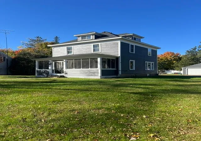 Photo 2 of Single family home for sale at 604 S Swift Ave, Litchfield, MN 55355 | MLS# 7161688 | Listing updated on 2026-10-22