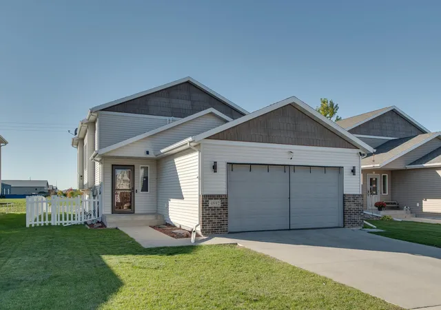 Photo 1 of Single family home for sale at 4892 51st Avenue S, Fargo, ND 58104 | MLS# 7161691 | Listing updated on 2026-10-27
