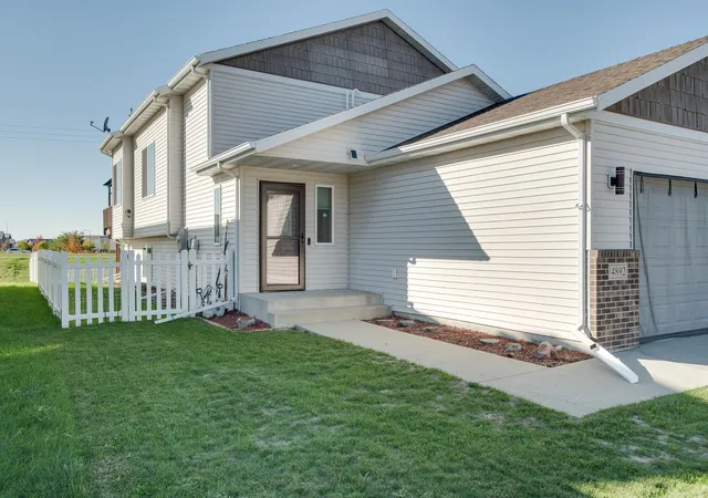 Photo 4 of Single family home for sale at 4892 51st Avenue S, Fargo, ND 58104 | MLS# 7161691 | Listing updated on 2026-10-27
