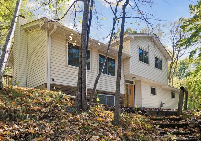 Photo 4 of Single family home for sale at 830 Winthrop St S, Saint Paul, MN 55119 | MLS# 7161692 | Listing updated on 2026-10-24
