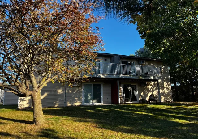 Photo 3 of House for sale at 1613 Redwood Dr, Hudson, WI 54016 | MLS# 7161730 | Listing updated on 2026-10-19