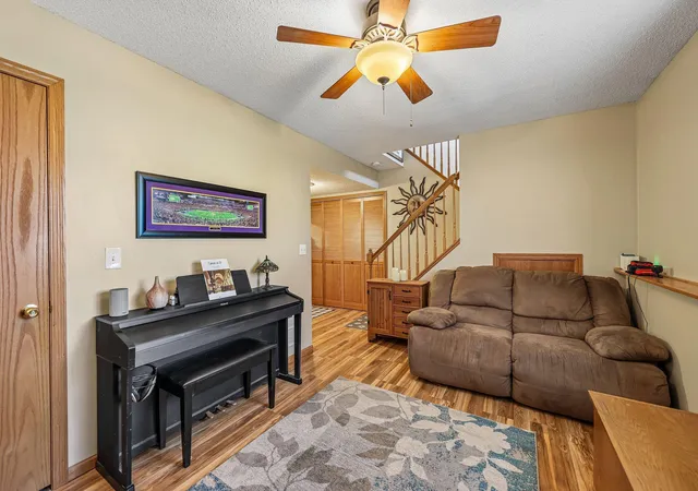 Photo 4 of Single family home for sale at 1704 Riverside Dr, Shakopee, MN 55379 | MLS# 7161733 | Listing updated on 2026-10-22