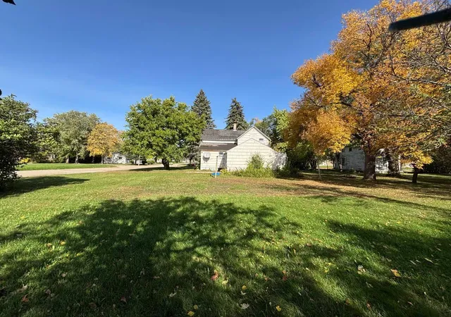 Photo 3 of Single family home for sale at 1111 3rd Avenue S, Wheaton, MN 56296 | MLS# 7161736 | Listing updated on 2026-10-19