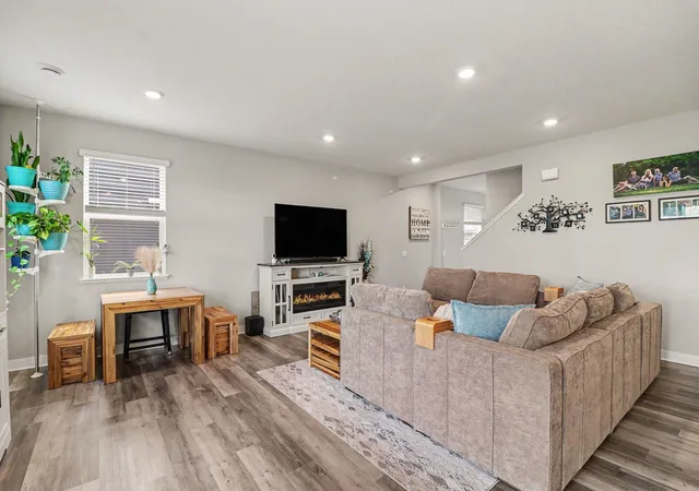 Photo 4 of Single family home for sale at 246 Snowdrop Trl, Waconia, MN 55387 | MLS# 7161744 | Listing updated on 2026-10-23