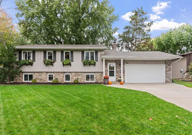 Single family home for sale at 896 Sunrise Ct, Stillwater, MN 55082 | MLS# 7161750