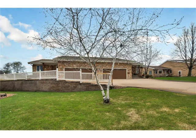 Photo 2 of Single family home for sale at 549 Brook Ln, Saint Cloud, MN 56301 | MLS# 7161764 | Listing updated on 2026-10-21