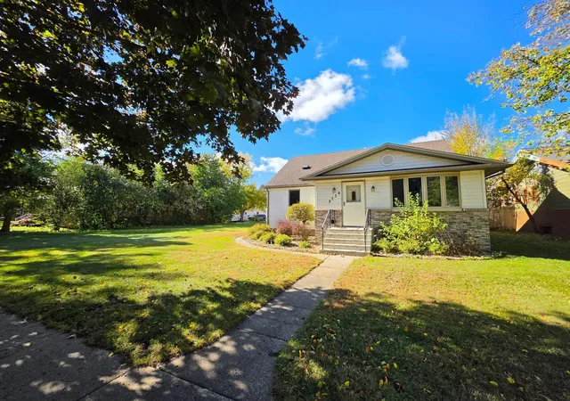 Photo 1 of Single family home for sale at 2736 Linden Ave, Slayton, MN 56172 | MLS# 7161771 | Listing updated on 2026-10-23