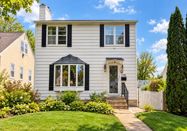Single family home for sale at 1796 Hawthorne Ave E, Saint Paul, MN 55119 | MLS# 7161780