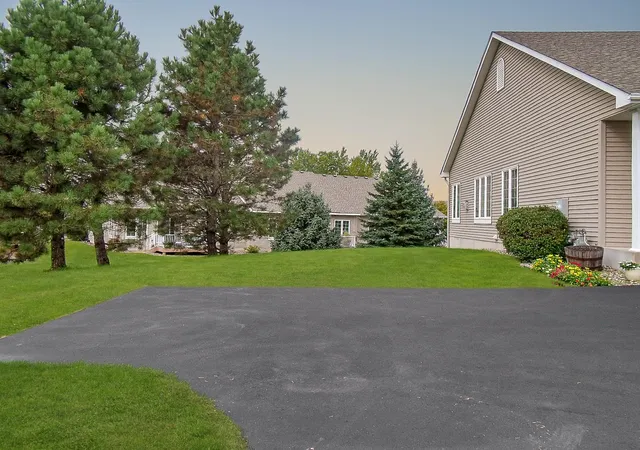 Photo 1 of Single family home for sale at 20657 Eastview Ave, Farmington, MN 55024 | MLS# 7161784 | Listing updated on 2026-10-26
