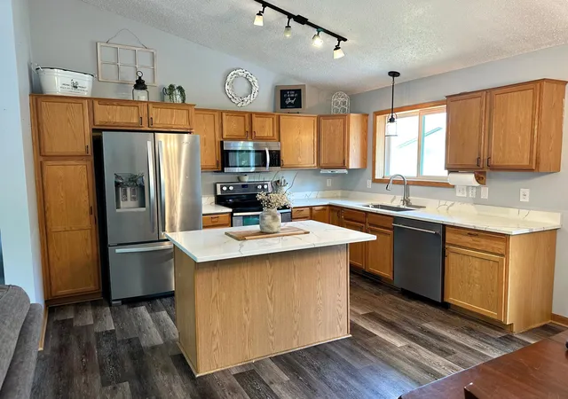 Photo 3 of Single family home for sale at 211 Florence Ave S, Annandale, MN 55302 | MLS# 7161792 | Listing updated on 2026-10-19