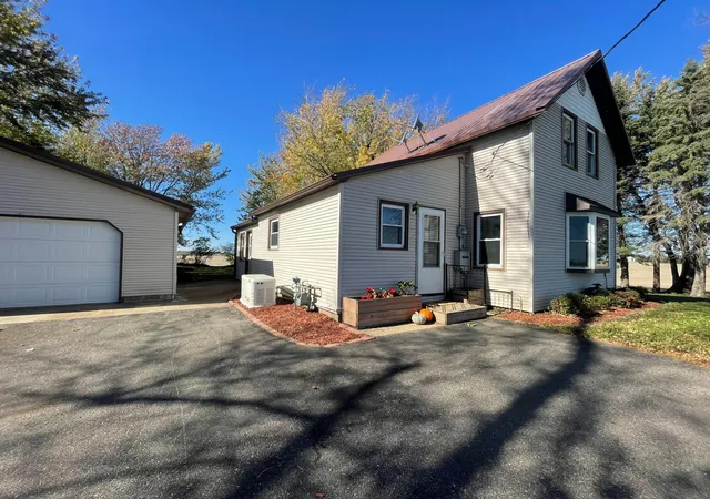 Photo 3 of Single family home for sale at 25503 665th Avenue, Alden, MN 56009 | MLS# 7161821 | Listing updated on 2026-10-23