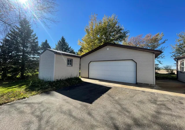 Photo 4 of Single family home for sale at 25503 665th Avenue, Alden, MN 56009 | MLS# 7161821 | Listing updated on 2026-10-23